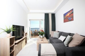 Living area - Giannis sea-view apartment (Corfu)
