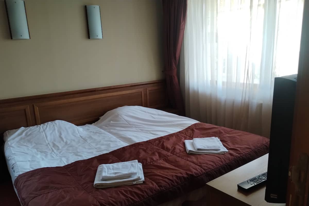 經典雙人或雙床房, 城市景 | 書桌、遮光窗簾/窗簾、熨斗/熨衫板、免費 Wi-Fi