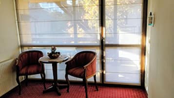 Studio – classic, byutsikt | Spiseområde