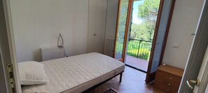 4 bedrooms, bed sheets - [Karamazov House] Chianti Florence (Romola)