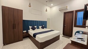Deluxe Room, Garden View | Desk, laptop workspace, free WiFi - Jasmin A Luxury Stay (Agra)