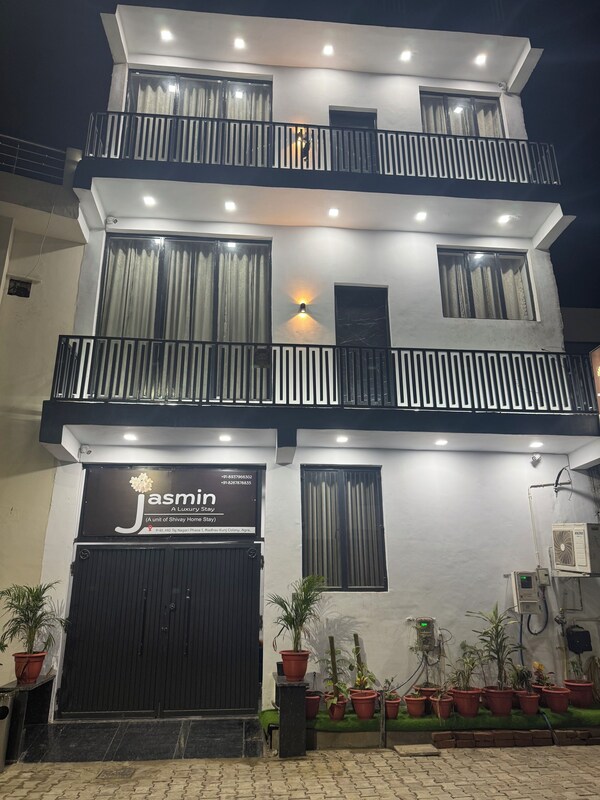 Jasmin A Luxury Stay - Agra