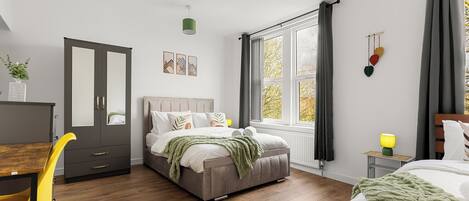 Ferienhaus, Parkblick | Schreibtisch, laptopgeeigneter Arbeitsplatz, Verdunkelungsvorhänge