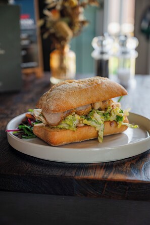 Restaurant - The Huntsman (Strumpshaw)