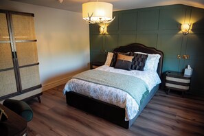 Double Room, 1 King Bed, Non Smoking | Desk, laptop workspace, free WiFi - The Huntsman (Strumpshaw)