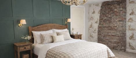 Double Room, 1 King Bed, Non Smoking | Desk, laptop workspace, free WiFi