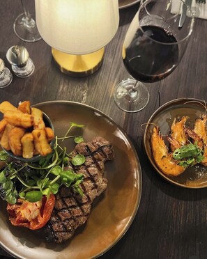 Food and drink - The Huntsman (Strumpshaw)