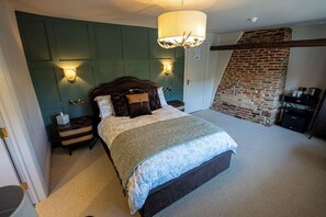 Double Room, 1 King Bed, Non Smoking | Desk, laptop workspace, free WiFi - The Huntsman (Strumpshaw)