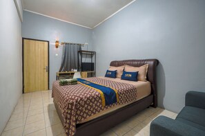 Executive Double Room | Meja, Wi-fi percuma