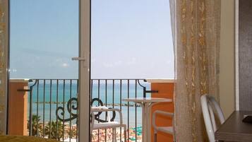 Classic-Doppelzimmer, Balkon, Meerblick | Innenbereich