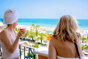 Quarto casal clássico, sacada, vista para o mar | Vista para praia/oceano
