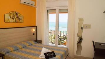 Schreibtisch, kostenloses WLAN