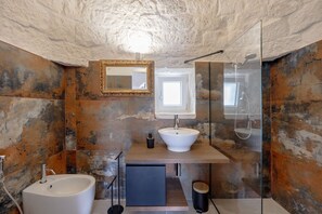 Shower, bidet - GuestHost - Trullo Angelica (Martina Franca)