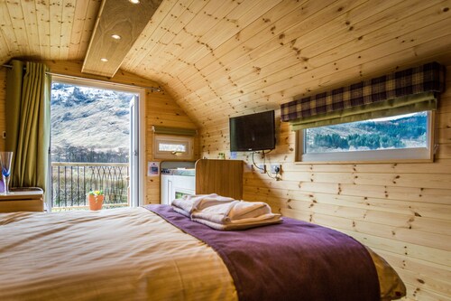 Cosy Eco Cabin with stunning views