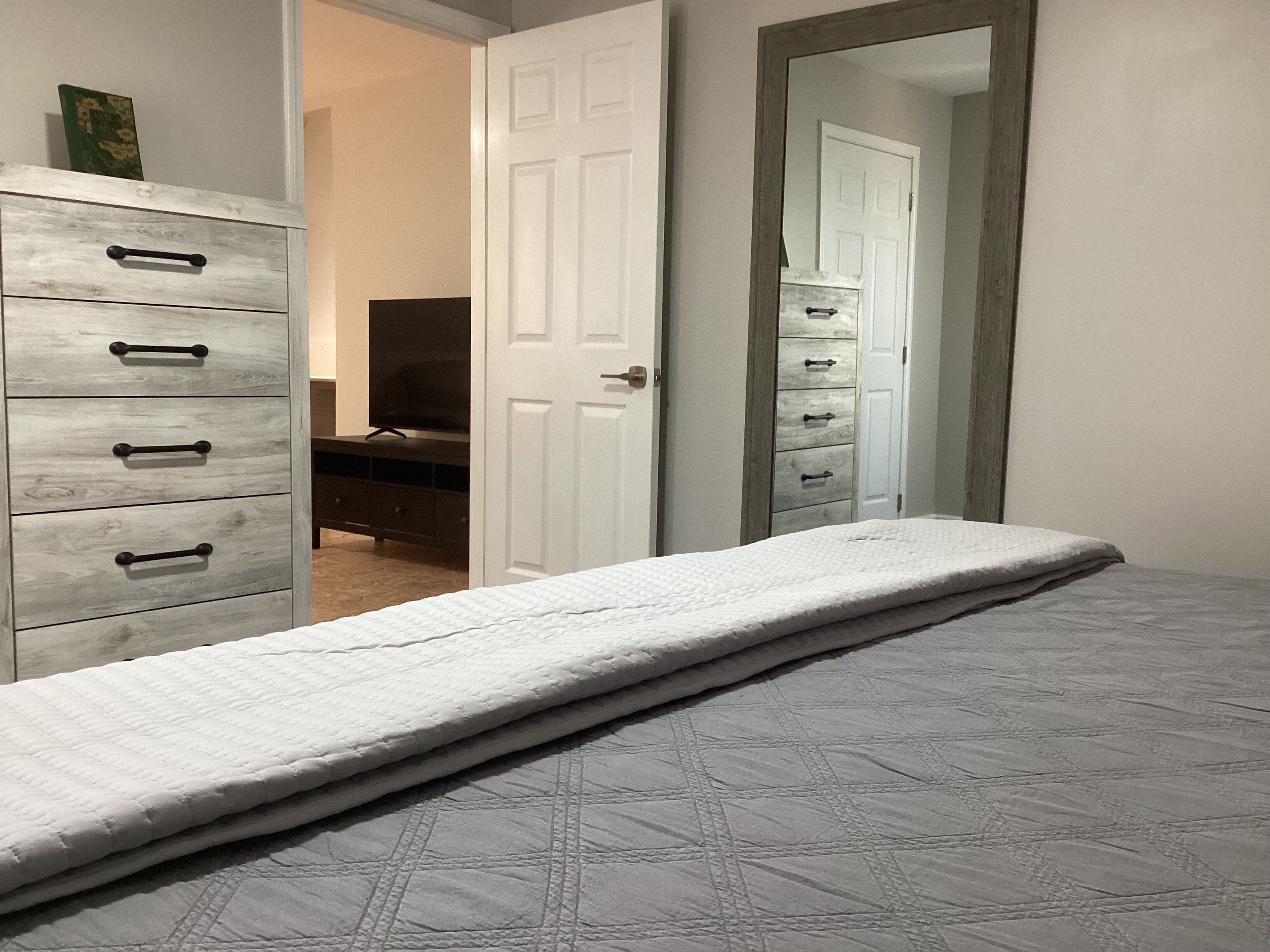 1 bedroom, iron/ironing board, internet, bed sheets