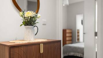 2 bedrooms, desk, iron/ironing board, free WiFi