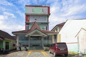 Exterior - De Jewellery Guesthouse Lampung by ARBA (Krui)