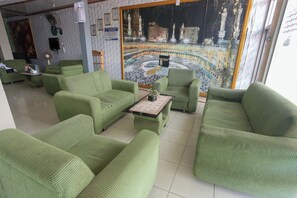 Lobby sitting area - De Jewellery Guesthouse Lampung by ARBA (Krui)