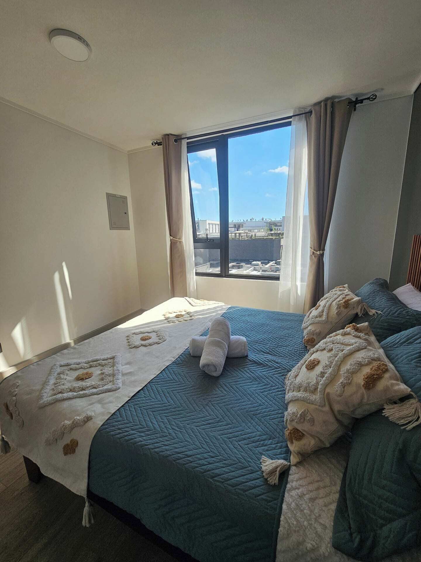 1 habitación, tabla de planchar con plancha, wifi y ropa de cama 