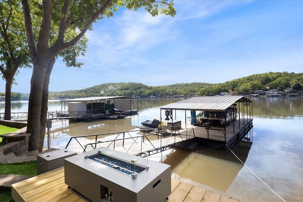 Terrace/patio - Lakeside Serenity Dock Days & Firepit Nights (Gravois Mills)