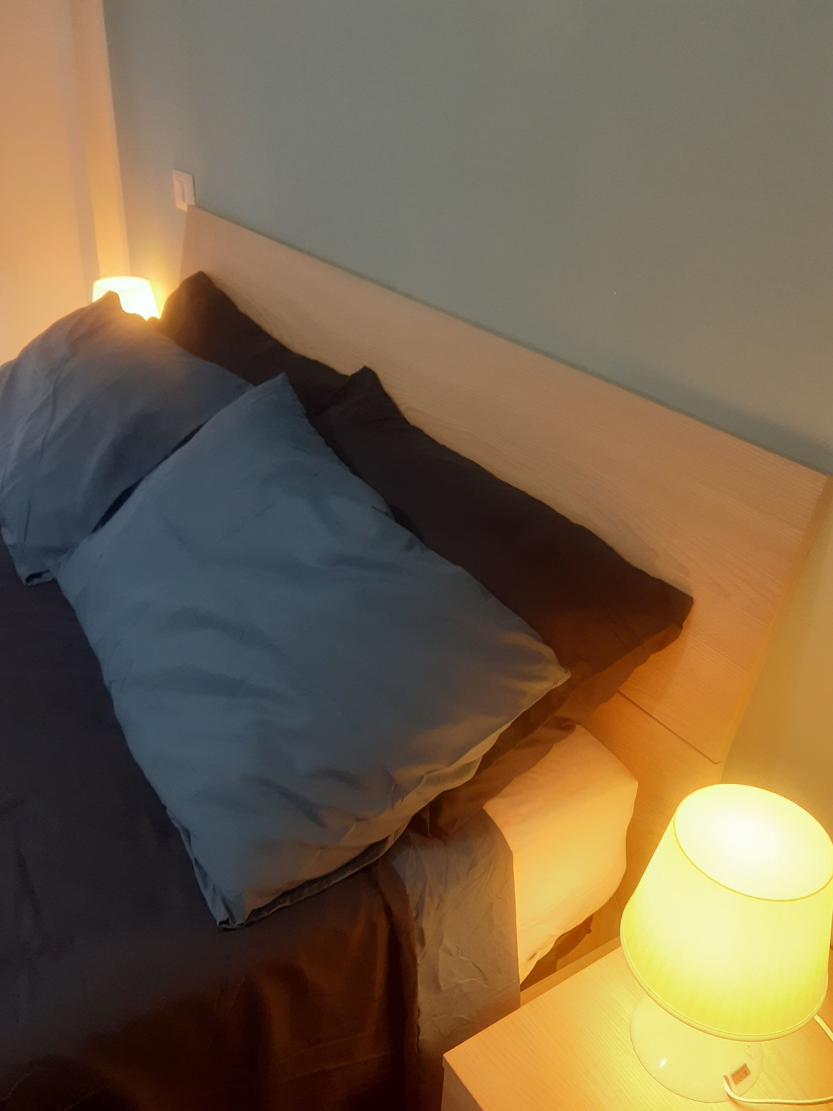 Una scrivania, postazione laptop, Wi-Fi gratuito