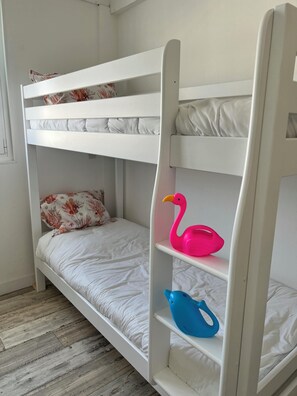 4 間睡房、熨斗/熨衫板、Wi-Fi