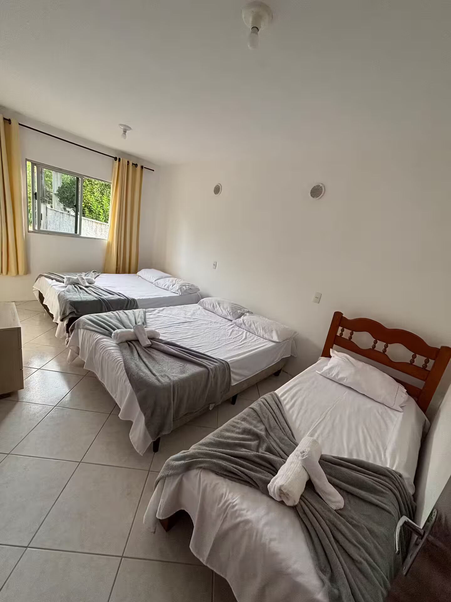 2 habitaciones, wifi gratis y ropa de cama 