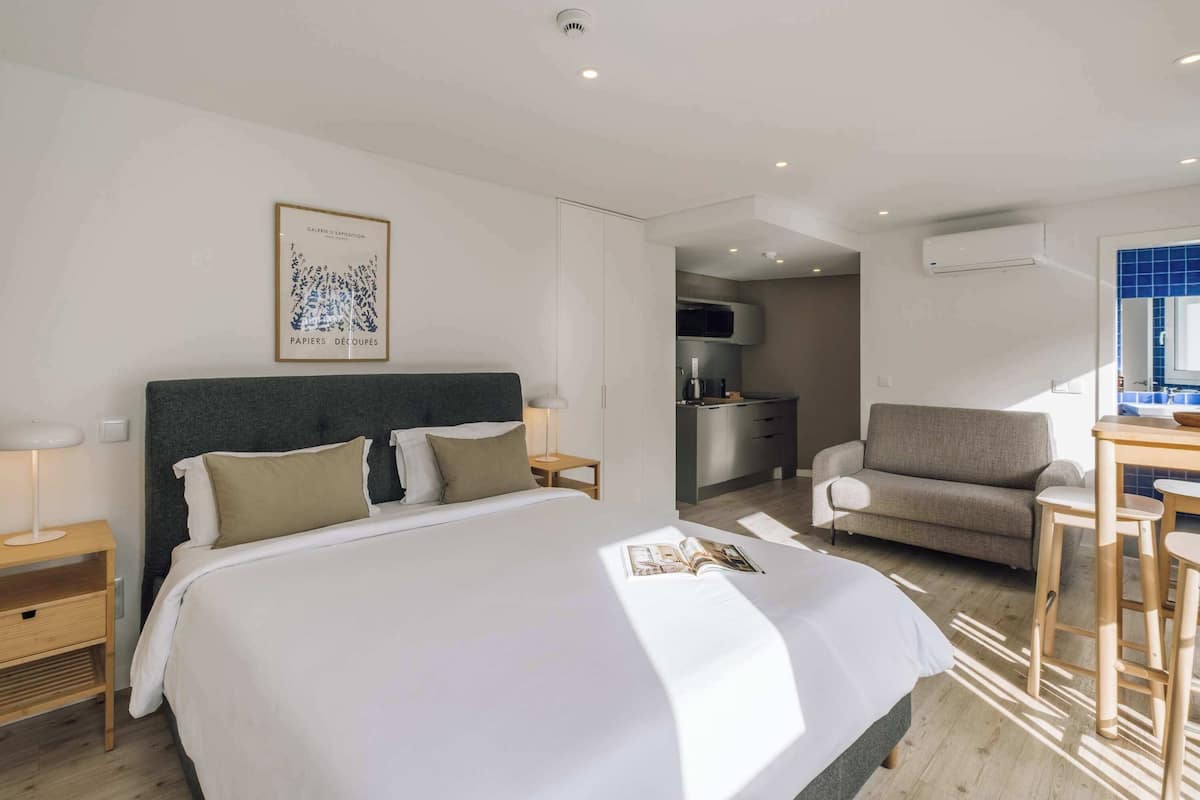 Suite familiare | Una scrivania, Wi-Fi gratuito, lenzuola