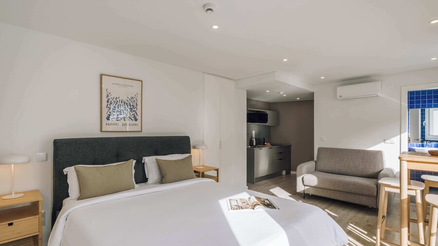 Lisbon Oriente Suites by Olala Homes