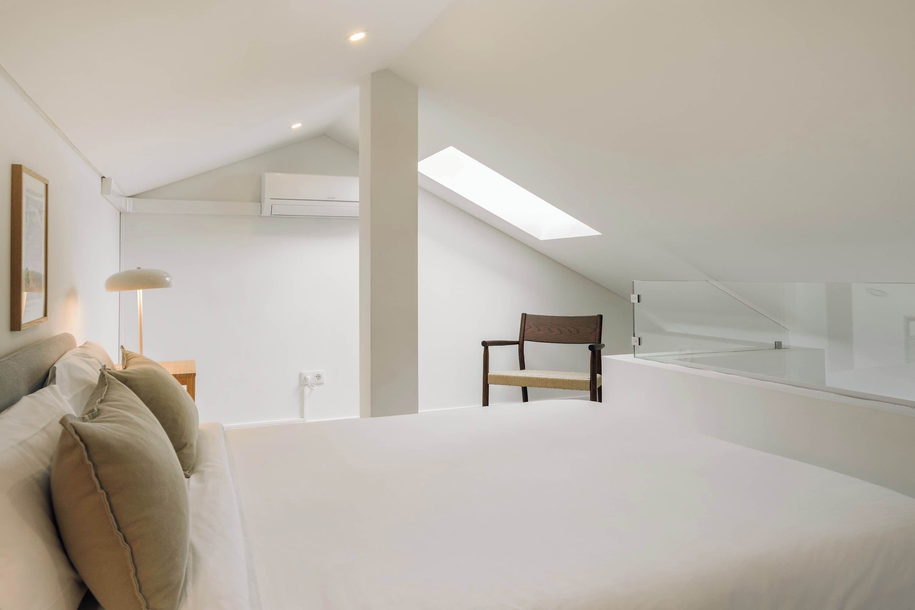 Classic Duplex | Desk, free WiFi, bed sheets