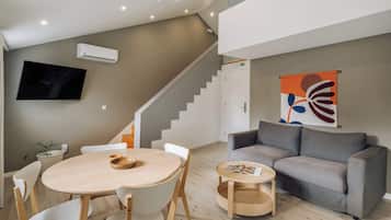 Classic Duplex | Living area | 60-cm Smart TV with cable channels