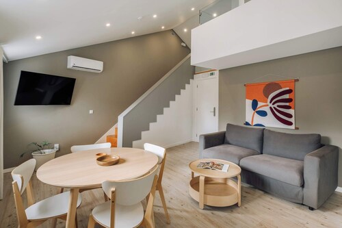 Lisbon Oriente Suites by Olala Homes 