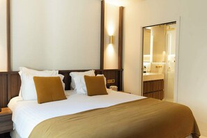 Iron/ironing board, WiFi, bed sheets - A Peacefull 2-BR/2BA - Vieux Port (Marseille)