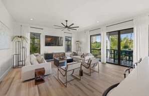 Televisión, oficina