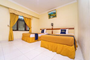 Habitación estándar con 2 camas individuales | Escritorio, wifi gratis, ropa de cama