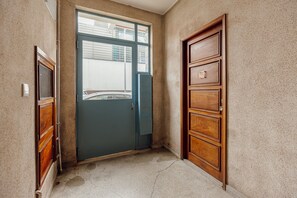 Room - Colorful Studio 1 Municipal Pool by Vacationy (Porto)