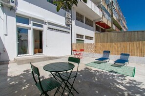 Room - Colorful Studio 3 Municipal Pool by Vacationy (Porto)