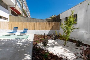 Studio - Colorful Studio 4 Municipal Pool by Vacationy (Porto)
