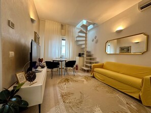 Living area - Vrbo Property (Rimini)