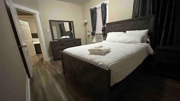 Desk, iron/ironing board, WiFi