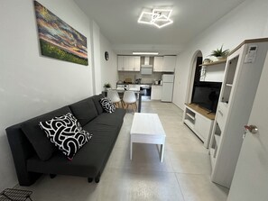 TV - Apartamento Aleksandra 800 m to the beach (Torrevieja)