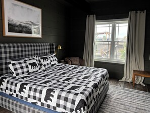 3 bedrooms, iron/ironing board, Internet, bed sheets - View from the Top (Pigeon Forge)