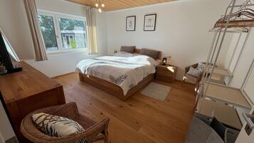 Bügeleisen/Bügelbrett, WLAN, Bettwäsche