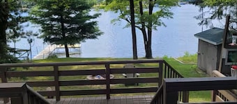 Cozy 2 bedroom cottage on lake!