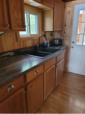 Interior - Cozy 2 bedroom cottage on lake! (Mountain)