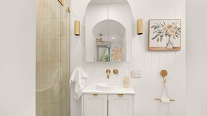 Shower, hair dryer, towels - Roya by the Beach by Experience Jervis Bay (Vincentia)