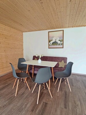 Family Cottage, Garden View | Dining - Amrakits Canyon Guesthouse (Amrakits)