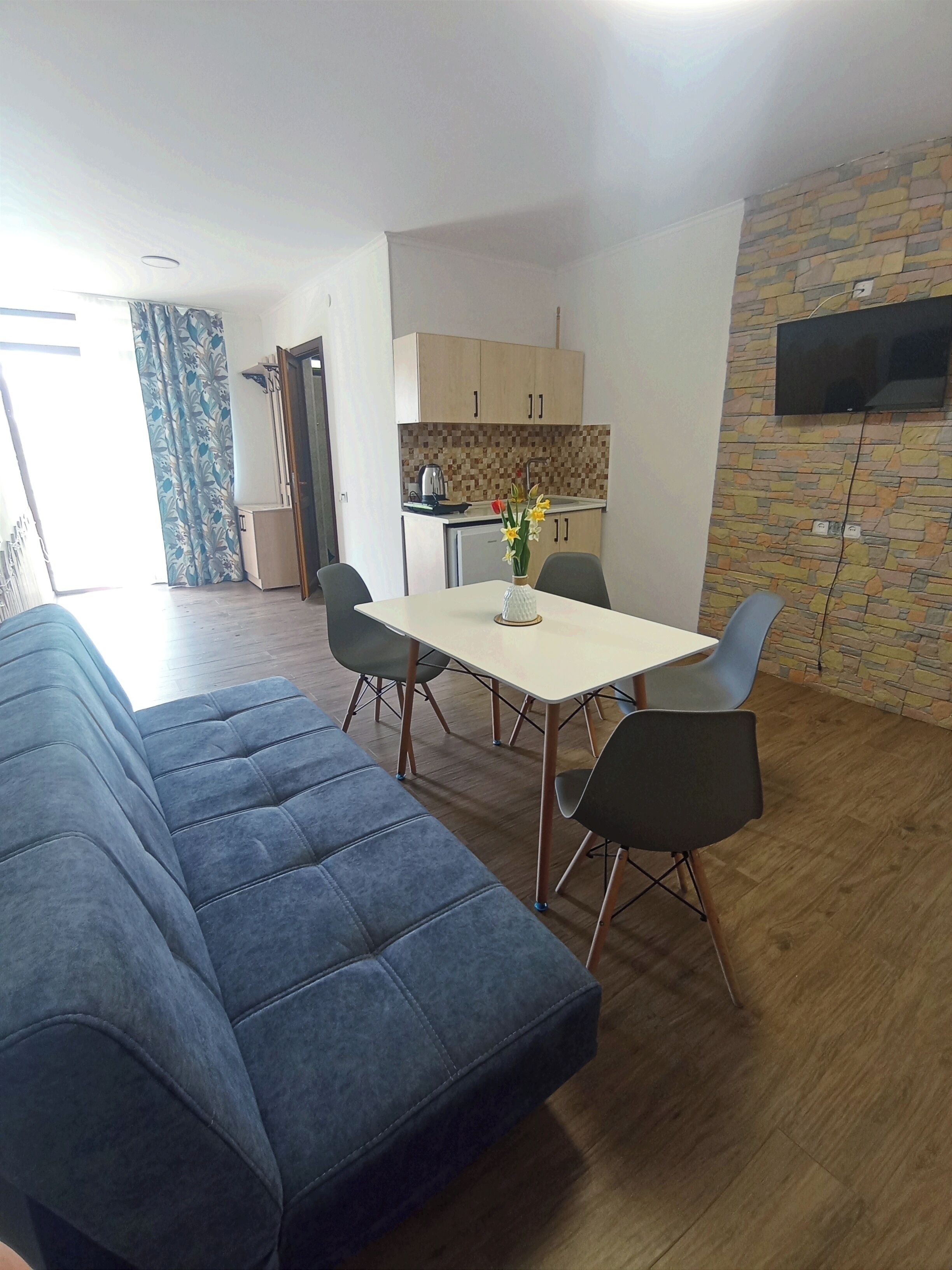 Triple Room, Garden View | Living area | Toys