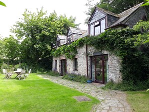 Outdoor dining - Pandia Cottage, Warleggan - Idyllic Surroundings - Sleeps 5 + dogs + parking (Cornwall)