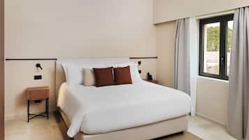 Family Terrace Suite | Minibar, Zimmersafe, kostenloses WLAN